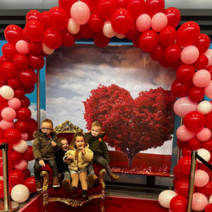 Valentijn entertainment, Valentijnact, kinderentertainment, kinderentertainment winkelcentrum, winkelcentrumentertainment, winkelcentrumpromotie, entertainment voor kinderen, seizoensentertainment, entertainmentbureau, kidsentertainment