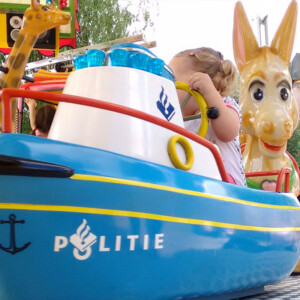 Attracties, attracties inhuren, kinderattracties, kinderattracties inhuren, winkelcentrum entertainment, kinderentertainment, winkelcentrumpromotie, draaimolen, draaimolen inhuren,