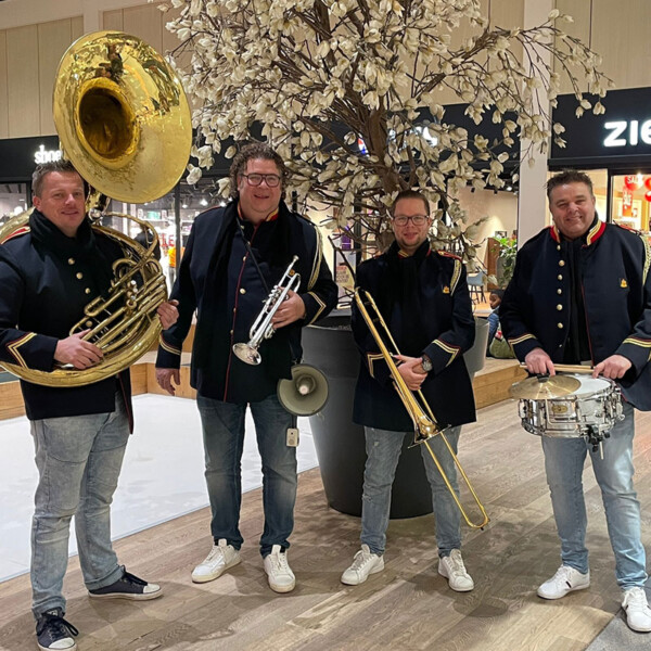 Dixielandorkest, dixieland orkest, orkest inhuren, Mobiel entertainment, mobiel entertainment inhuren, winkelcentrum promotie, winkelcentrum entertainment, entertainment voor in winkelcentrum, winkelcentrumpromotie, inhuren entertainment winkelcentrum, entertainment buro, entertainmentbureau
