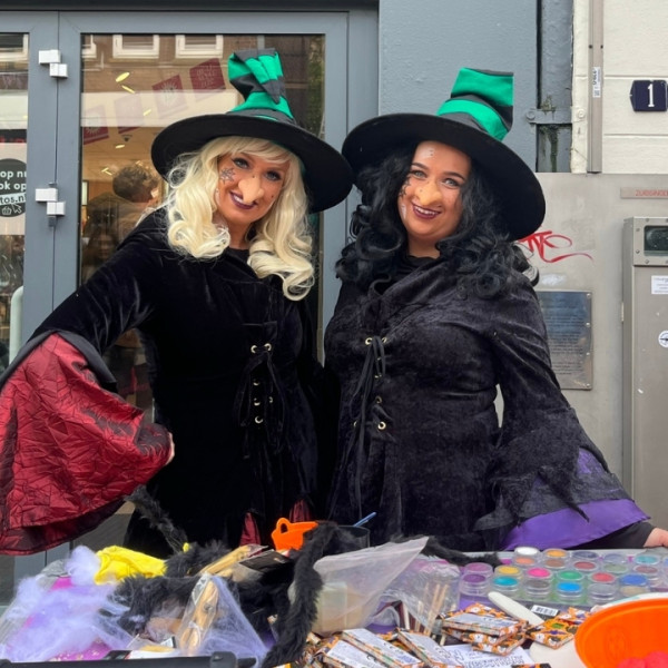 Halloween, halloween entertainment, inhuren halloween entertainment, inhuren entertainment voor halloween, halloweenentertainment, Griezelcircus, Griezelcircus in uw winkelcentrum, Spookhuis, Spookhuis in uw centrum, winkelcentrum concept, winkelcentrum concepten, winkelcentrumconcepten, zomer decoratie, decoratie voor de zomer, winkelcentrum promotie, promotie winkelcentrum, winkelcentrum entertainment, entertainment voor winkelcentrum, entertainmentbureau, winkelcentrum decoratie, winkelcentrumdecoraties,