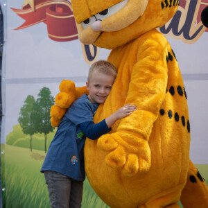 Garfield, Garfield inhuren, Meet en greet, Meet & Greet, kinderentertainment, tv karakter inhuren, winkelcentrumpromotie, looppop inhuren, bekende kinderfiguren inhuren, boeken kinderentertainment