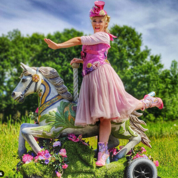 Mobiel entertainment, mobiel entertainment inhuren, straattheater, straattheater inhuren, winkelcentrum promotie, winkelcentrum entertainment, entertainment voor in winkelcentrum, winkelcentrumpromotie, inhuren entertainment winkelcentrum, entertainment buro, entertainmentbureau