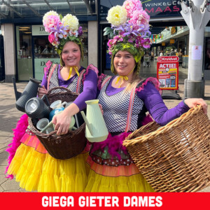 Moederdag entertainment, Moederdag entertainment inhuren, Moederdag entertainment huren, Uitdeeldames huren, Uitdeeldames inhuren, entertainment voor Moederdag, entertainment voor Moederdag huren, entertainment voor Moederdag inhuren, winkelcentrumpromotie, winkelcentrum promotie inhuren