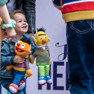 Sesamstraat, Bert & Ernie, Meet en greet, Meet & Greet, kinderentertainment, tv karakter inhuren, winkelcentrumpromotie, looppop inhuren, bekende kinderfiguren inhuren, boeken kinderentertainment