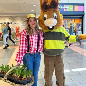 paasentertainment, De paashaas op bezoek, bezoek Paashaas, entertainment voor pasen, paashazen, entertainment pasen, rondlopende paashaas, winkelcentrumpromotie, promotie winkelcentrum, entertainmentbureau, paas entertainment