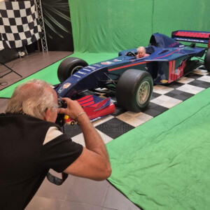 Vaderdag entertainment, Vaderdag entertainment inhuren, Vaderdag entertainment huren, Fotoactie, op de foto met F1 wagen, Fotoactie formule 1 wagen, entertainment, , entertainment huren, mobiel entertainment inhuren, entertainment voor Vaderdag, entertainment voor Vaderdag huren, entertainment voor Vaderdag inhuren, winkelcentrumpromotie, winkelcentrum promotie inhuren,