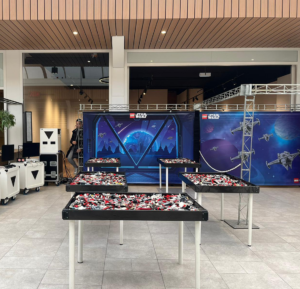 Star Wars Event, bouwen met Star Wars lego, Star Wars evenement, Star Wars, Winkelcentrumpromotie, promotie winkelcentrum, winkelcentrum entertainment, entertainment voor winkelcentrum, kinder entertainment, entertainment voor kinderen, entertainmentburo, entertainment bureau, mobiel entertainment, winkelcentrum concepten, winkelcentrum decoratie, winkelcentrumdecoraties