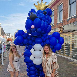 Ballonnenbeer Boris, Ballonact, kinder-entertainment, mobiel entertainment, entertainment in winkelcentrum, winkelcentrum entertainment, winkelcentrum promotie, promotie in winkelcentrum, entertainment, evenementenbureau, entertainment op evenementen