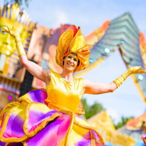 Dansende Dahlia's -Steltloopact, Steltlooppact, steltlopers, steltlopers inhuren, Steltloopact inhuren, Mobiel entertainment, mobiel entertainment inhuren, winkelcentrum promotie, winkelcentrum entertainment, entertainment voor in winkelcentrum, winkelcentrumpromotie, inhuren entertainment winkelcentrum, entertainment buro, entertainmentbureau