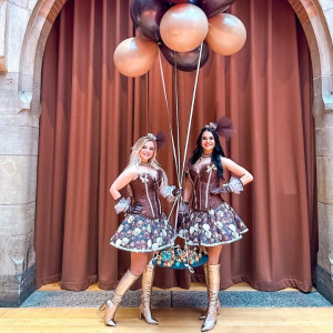 Chocolade Dames, Valentijn, Liefde, Valentijn entertainment, valentijn entertainment inhuren, inhuren entertainment voor Valentijn, Winkelcentrum promotie, promotie in winkelcentrum, entertainment, entertainment in winkelcentrum, winkelcentrum entertainment, zingen, liedjes, evenementen, evenementenbureau, entertainmentbureau,