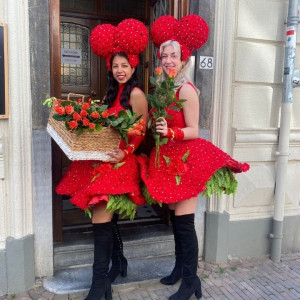 Red Roses, Valentijn, Liefde, Valentijn entertainment, valentijn entertainment inhuren, inhuren entertainment voor Valentijn, Winkelcentrum promotie, promotie in winkelcentrum, entertainment, entertainment in winkelcentrum, winkelcentrum entertainment, zingen, liedjes, evenementen, evenementenbureau, entertainmentbureau,
