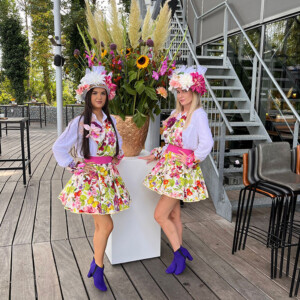 Moederdag entertainment, Moederdag entertainment inhuren, Moederdag entertainment huren, Hostess huren, Hostess inhuren, Hostessen inhuren, hostesen huren, Uitdeeldames huren, Uitdeeldames inhuren, entertainment voor Moederdag, entertainment voor Moederdag huren, entertainment voor Moederdag inhuren, winkelcentrumpromotie, winkelcentrum promotie inhuren, sweethearts, sweethearts inhuren