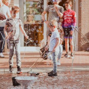 Voorjaars entertainment, Voorjaars entertainment inhuren, Voorjaars entertainment huren, Bellenblaas entertainment huren, Bellenblaas entertainment inhuren, entertainment voor het voorjaar, entertainment voor het voorjaar huren, entertainment voor het voorjaar inhuren, winkelcentrumpromotie, winkelcentrum promotie inhuren
