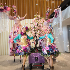 Voorjaars entertainment, Voorjaars entertainment inhuren, Voorjaars entertainment huren, Bloemenparade entertainment huren, Bellenblaas en bloemen entertainment inhuren, entertainment voor het voorjaar, entertainment voor het voorjaar huren, entertainment voor het voorjaar inhuren, winkelcentrumpromotie, winkelcentrum promotie inhuren