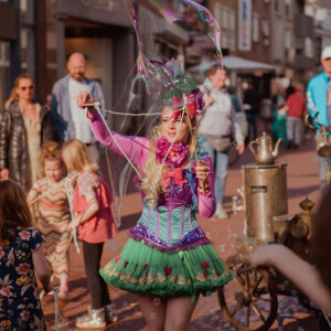 Voorjaars entertainment, Voorjaars entertainment inhuren, Voorjaars entertainment huren, Bellenblaas entertainment huren, Bellenblaas entertainment inhuren, entertainment voor het voorjaar, entertainment voor het voorjaar huren, entertainment voor het voorjaar inhuren, winkelcentrumpromotie, winkelcentrum promotie inhuren
