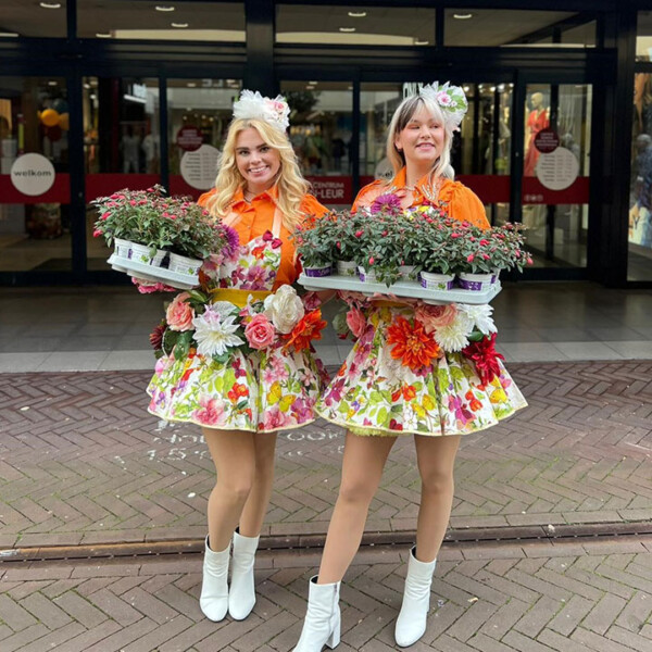 Voorjaars entertainment, Voorjaars entertainment inhuren, Voorjaars entertainment huren, Uitdeeldames huren, Uitdeeldames inhuren, entertainment voor het voorjaar, entertainment voor het voorjaar huren, entertainment voor het voorjaar inhuren, winkelcentrumpromotie, winkelcentrum promotie inhuren