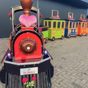 Moederdag Express ,kindertrein, kindertrein voor Moederdag, Moederdag entertainment, Moederdag entertainment inhuren, Moederdag entertainment huren, entertainment voor Moederdag, entertainment voor Moederdag huren, entertainment voor Moederdag inhuren, winkelcentrumpromotie, winkelcentrum promotie inhuren